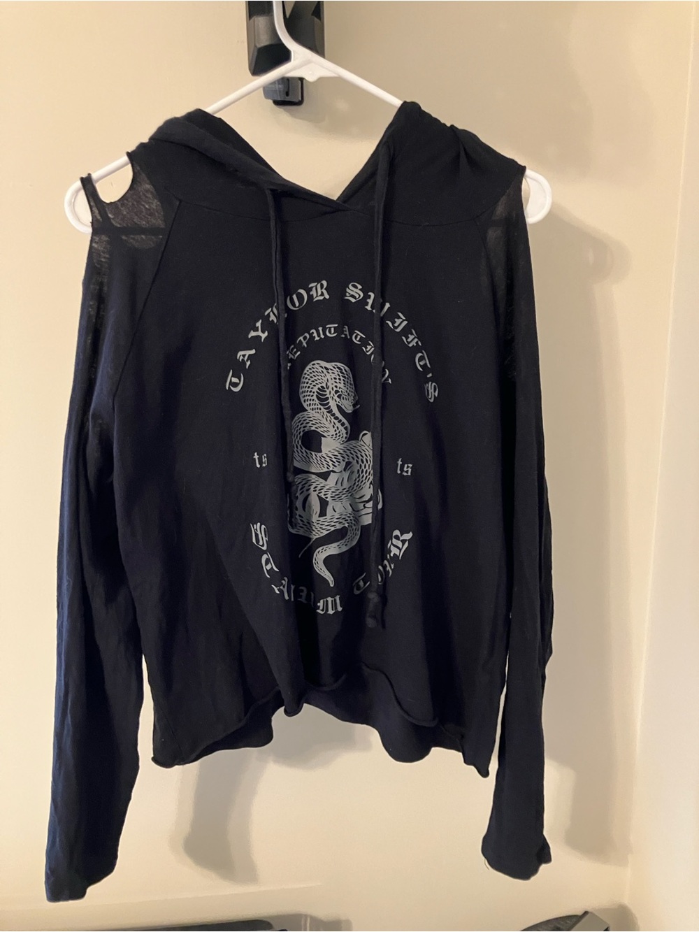 Taylor Swift Reputation Tour Black Hooded Cut out Shoulder Crop Shirt Size Small